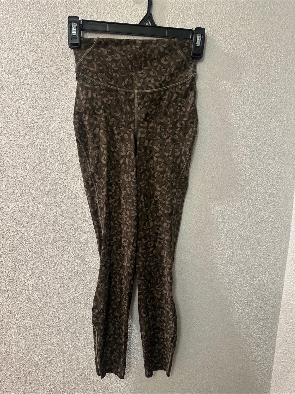 lululemon Base Pace Olive Printed Leggings 25” inseam
